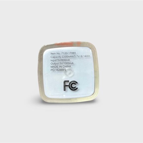 Leed's White Amp 2,200 mAh Power Bank - Picture 3 of 3